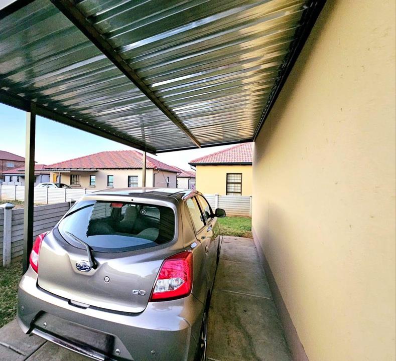 2 Bedroom Property for Sale in Waterval East North West